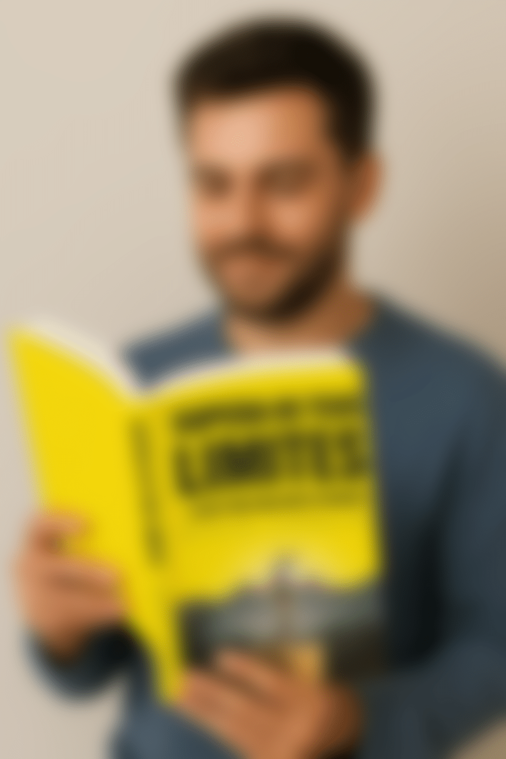 Leitor com o livro Supera os Teus Limites